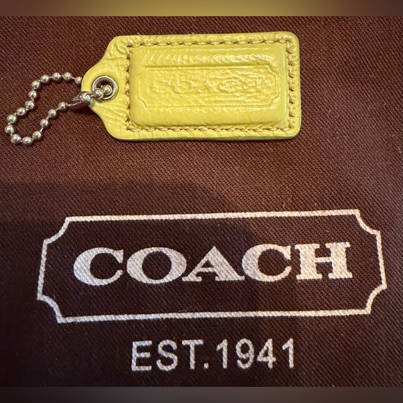 Coach Lime Green Hang Tag - Picture 1 of 3